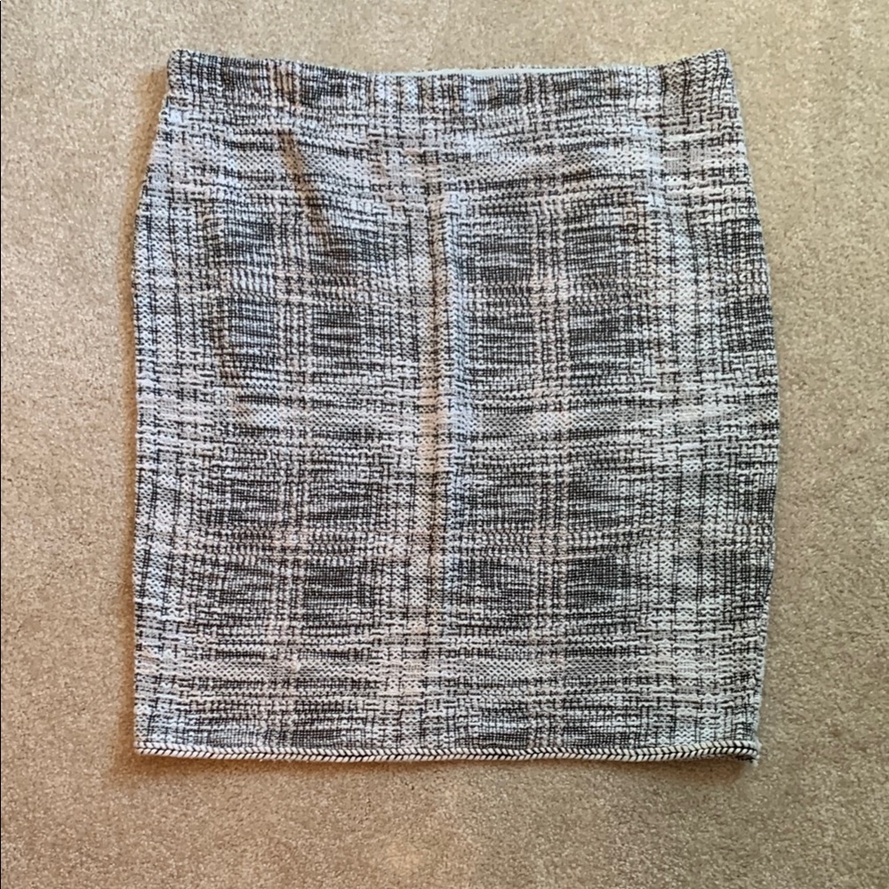 Max Studio Black and White Pencil Skirt
